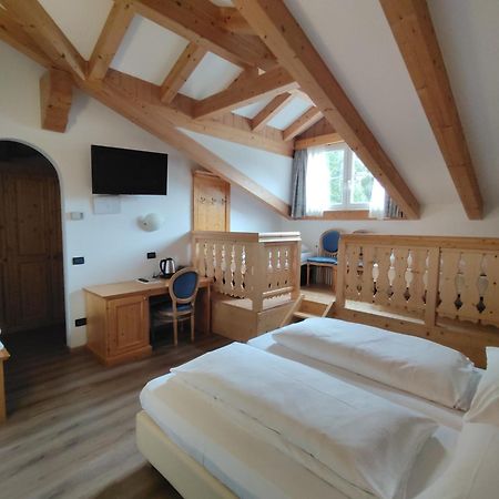 Hotel Valacia Pozza di Fassa Luaran gambar