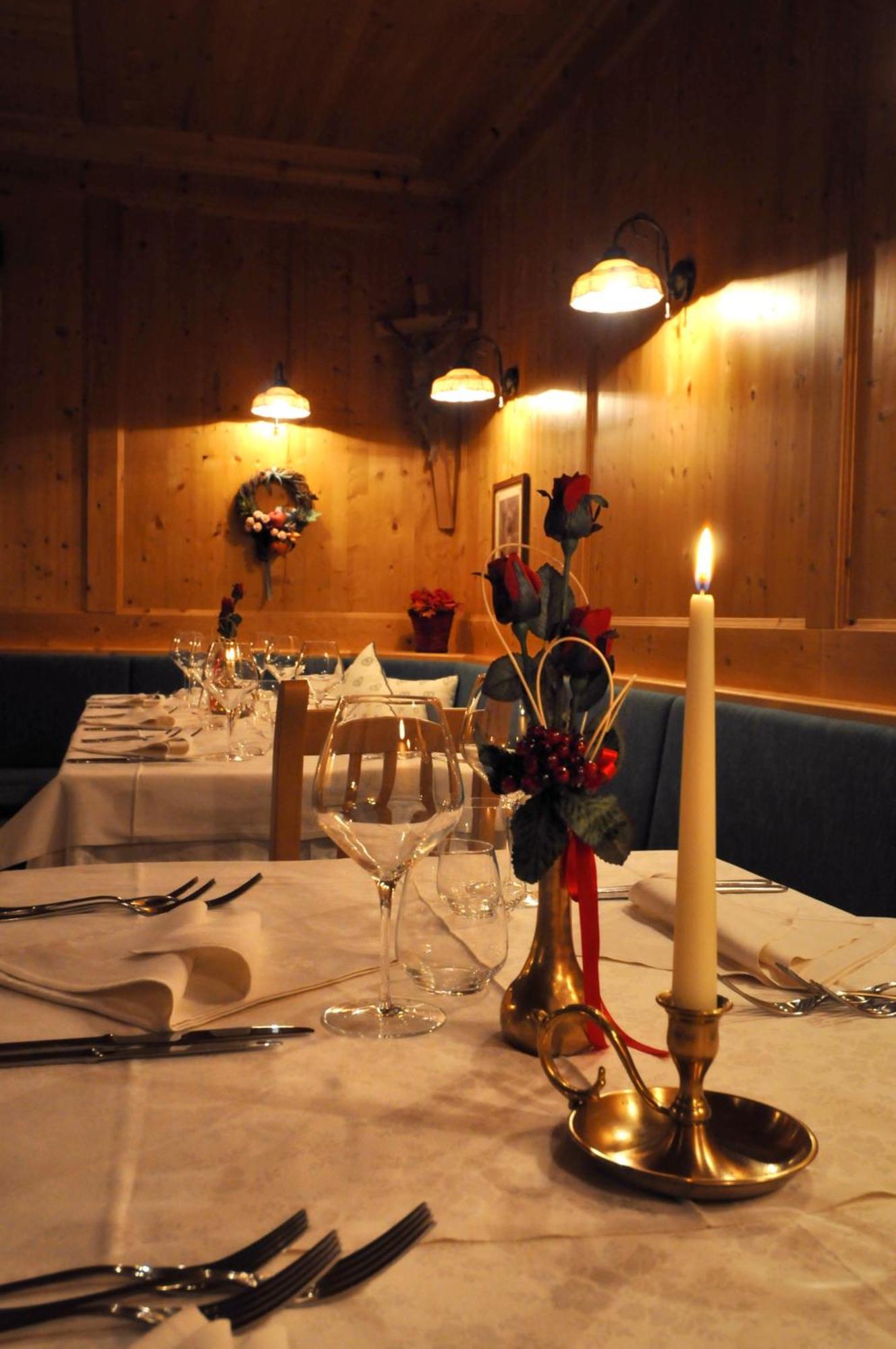 Hotel Valacia Pozza di Fassa Luaran gambar