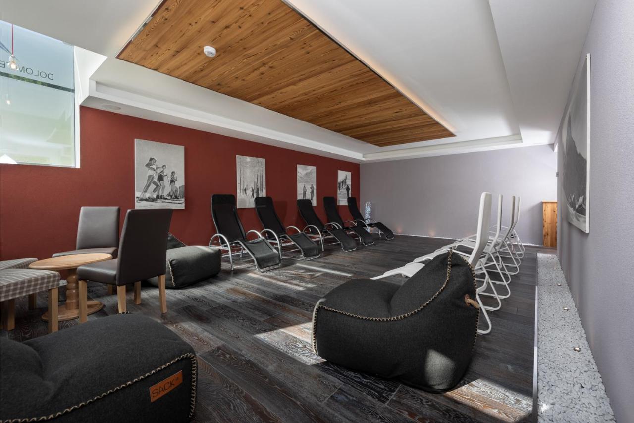 Hotel Valacia Pozza di Fassa Luaran gambar